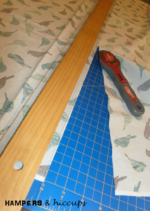 Learn how to make cloth napkins. Easy diy sewing photo tutorial for making cloth napkins. Replace all your paper products with easy to make alternatives. Easy to wash. Fun and elegant to use. Be environmentally friendly with these cloth napkins. How to make your own cloth napkins. Get rid of all the yucky disposables!