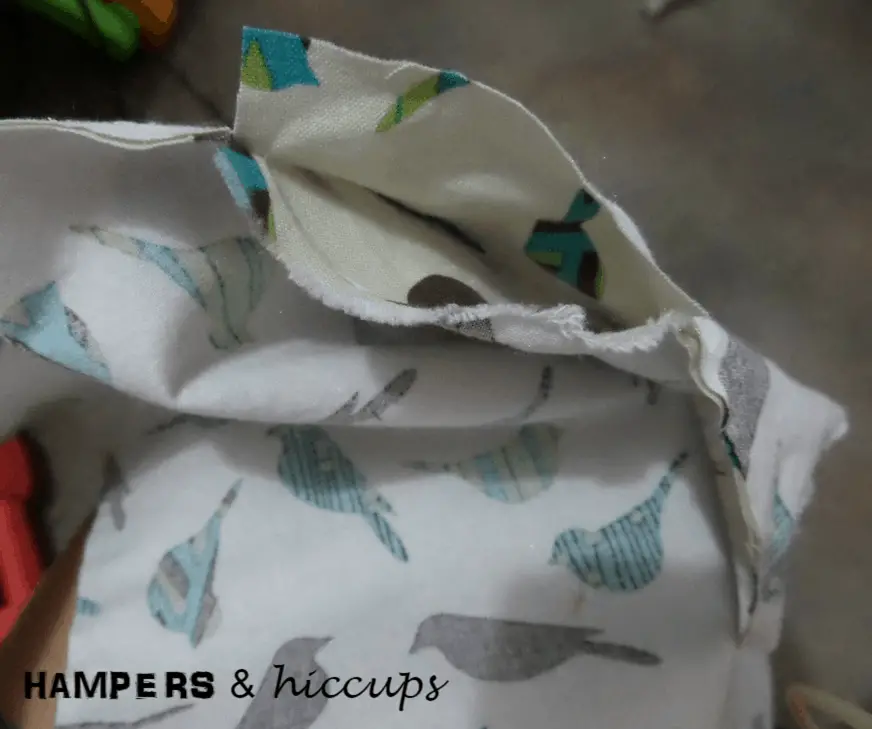 Learn how to make cloth napkins. Easy diy sewing photo tutorial for making cloth napkins. Replace all your paper products with easy to make alternatives. Easy to wash. Fun and elegant to use. Be environmentally friendly with these cloth napkins. How to make your own cloth napkins. Get rid of all the yucky disposables!