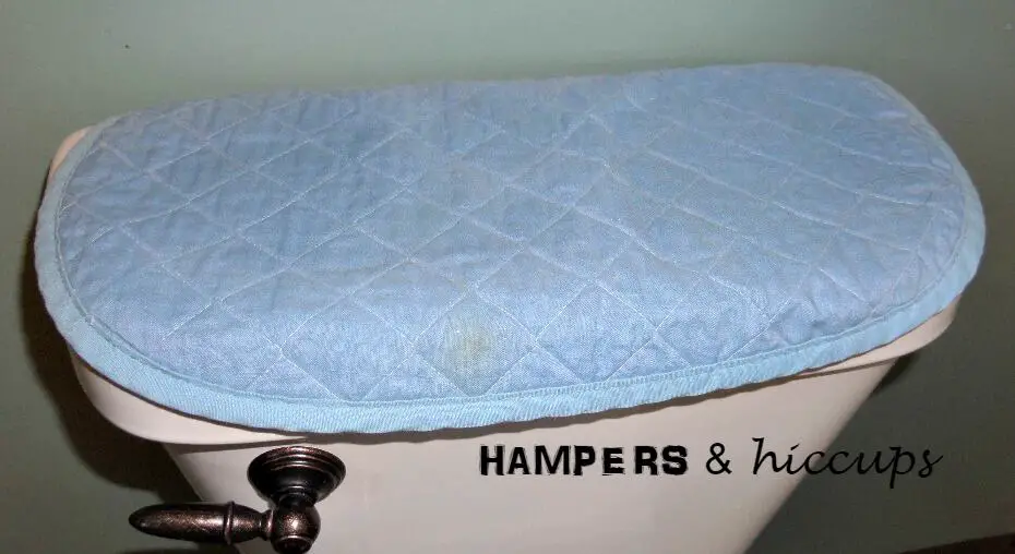 How to add instant interest to your bathroom. Easy DIY bathroom upgrade. Are you looking for a quick way to make your bathroom pretty? Simple project to bring texture, colour and fun to your bathroom. Easy DIY toilet tank upgrade. Turn that ugly toilet into something cute and pretty. Hide the toilet. How to make the bathroom more beautiful. How to upgrade my bathroom on a budget. Easy ways to upgrade the bathroom. DIY projects for the bathroom. #homemaking #diy #bathoom #renovation Inexpensive ways to upgrade a bathroom