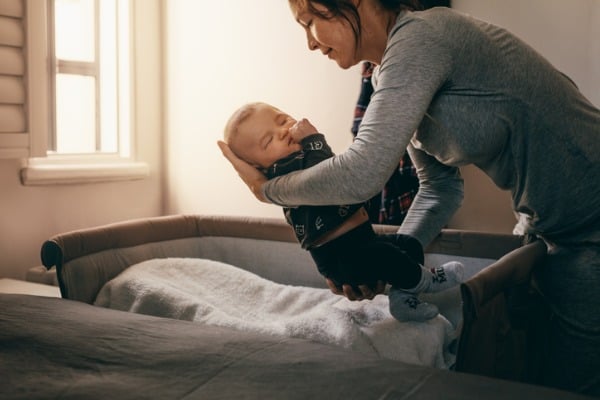 How To Put Your Baby To Sleep Without A Bottle Hampers And Hiccups