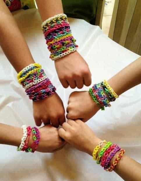 colored-party-bracelets