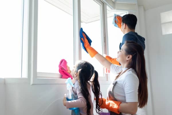 kids-helping-clean-house-windows