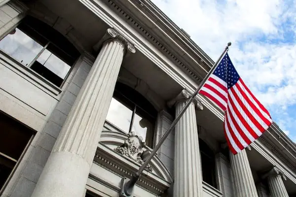 american-flag-flying-over-government-court