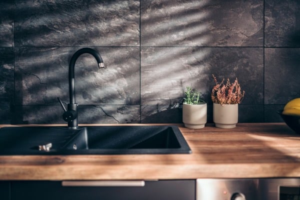 modern-black-faucet