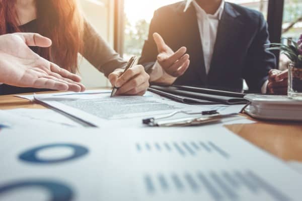 business signing a contract buy sell house