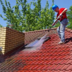 chooing the right roof cleaning company