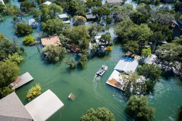 how to choose the right water damage restoration company