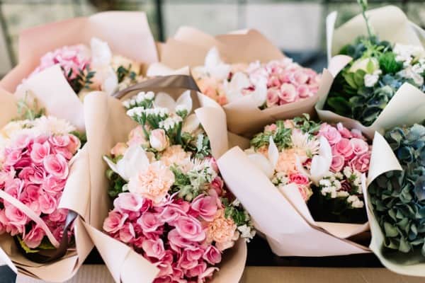 benefits of giving flowers